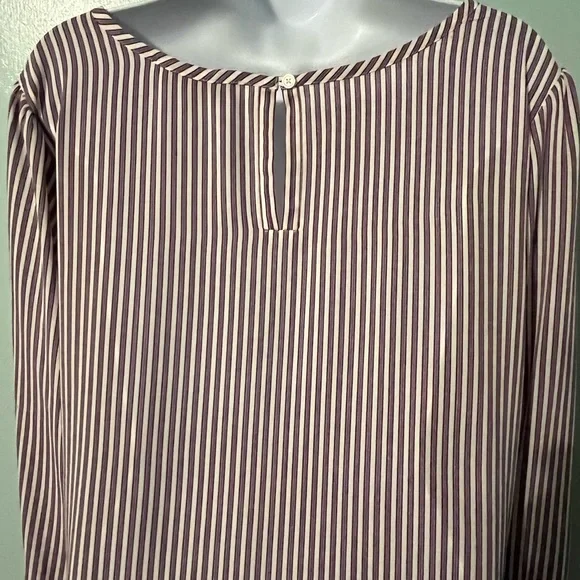 Loft Plus Blouse Pin Stripes Size 18 Keyhole Back - Picture 12 of 16